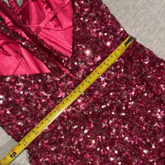 Elegant Sequin Evening Gown - Picture 11 of 13